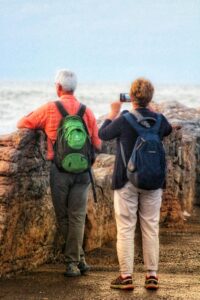 free-photo-of-senior-couple-enjoying-ocean-view-on-vacation